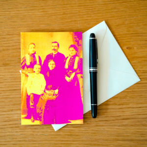 Carte postale - Les grands-parents Jules et Eugénie Lorrain avec leurs enfants Antoinette, Yvonne et Robert