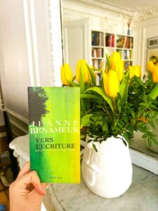 Lire Jeanne Benameur